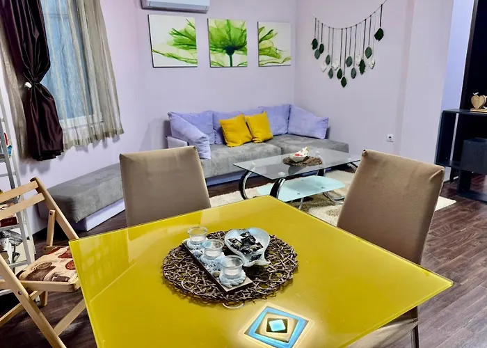 Sea Breeze Apartment Warna